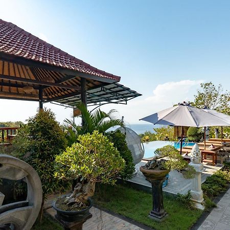 Kaylas Hill Resort Batununggul Exterior photo
