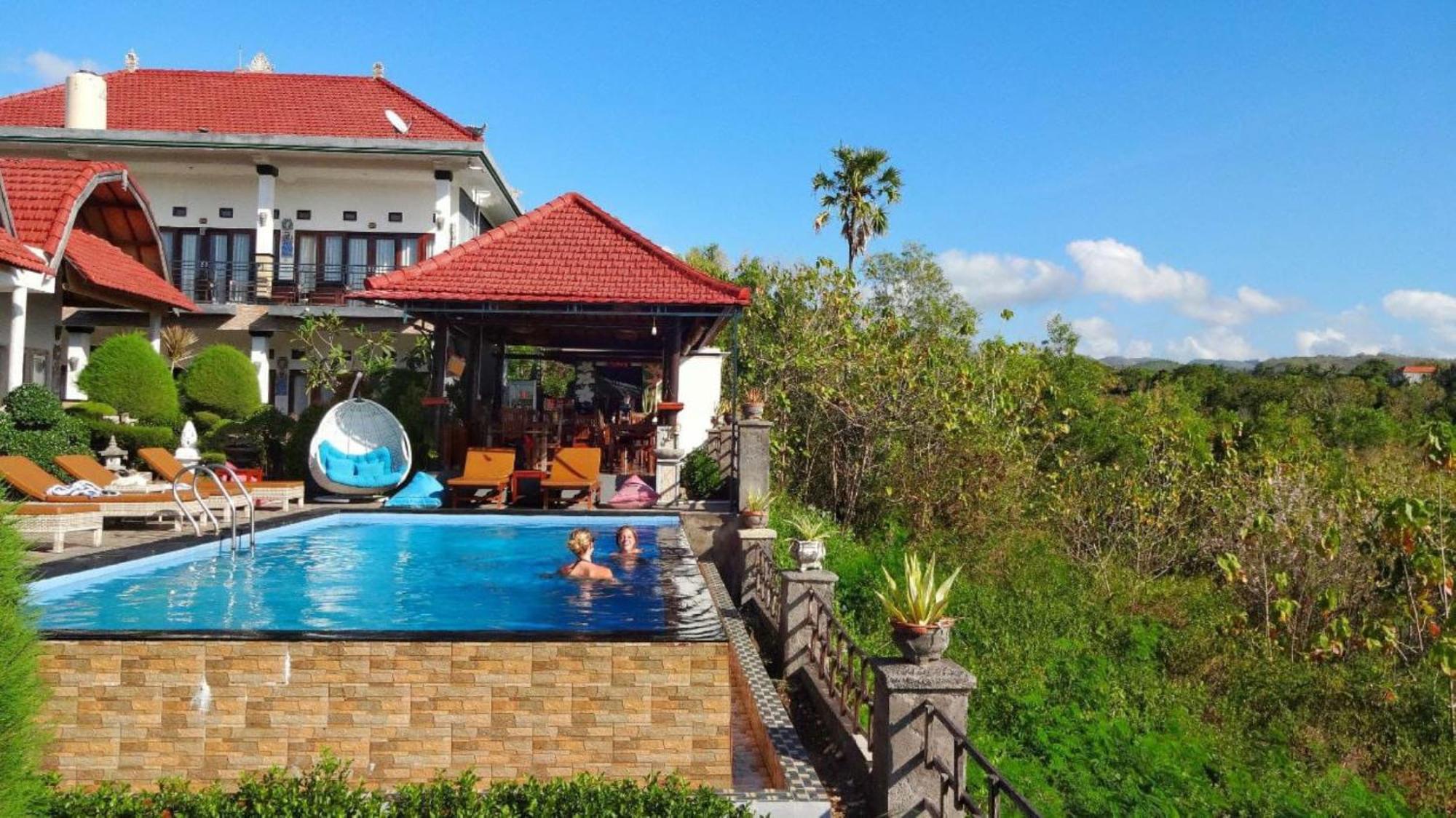 Kaylas Hill Resort Batununggul Exterior photo