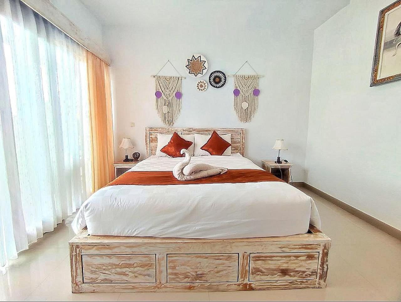 Kaylas Hill Resort Batununggul Exterior photo
