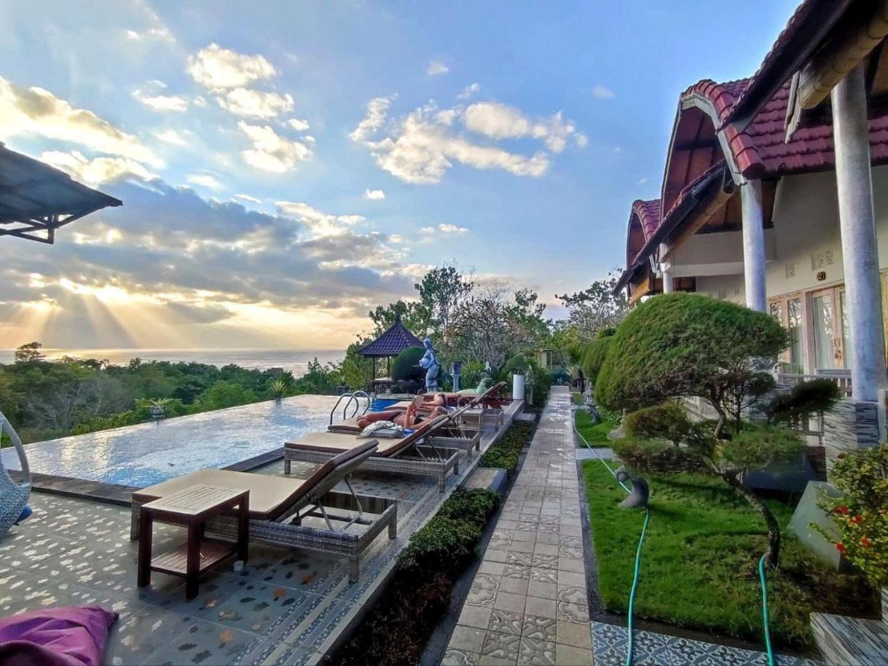 Kaylas Hill Resort Batununggul Exterior photo