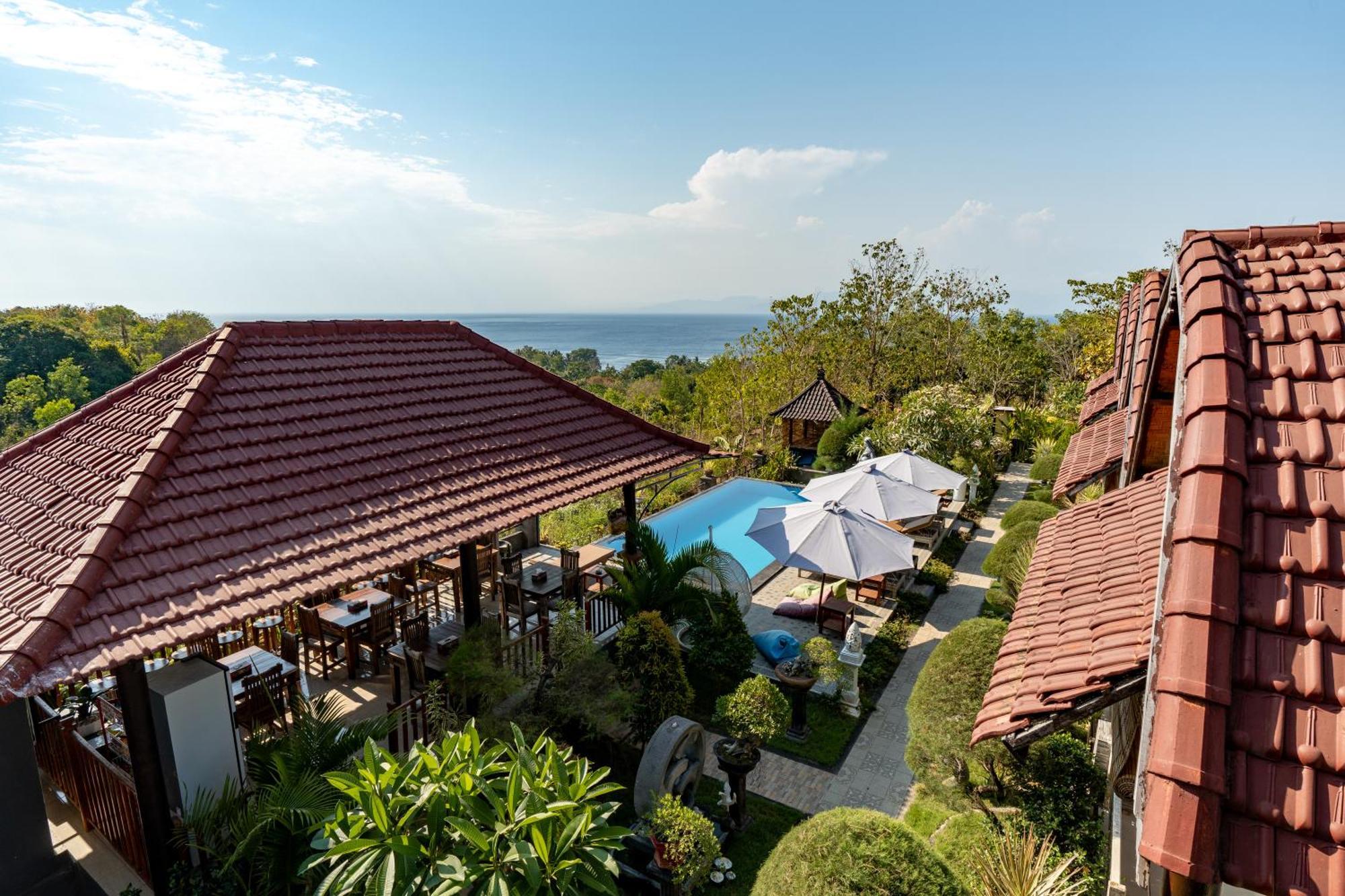 Kaylas Hill Resort Batununggul Exterior photo